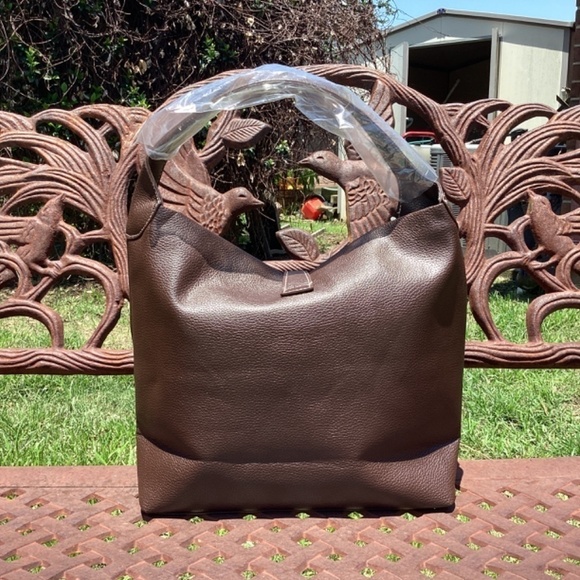NWOT Vegan Leather Mahogany Brown Hook Close GoldTone Hardware Tote/Shoulder Bag - Picture 4 of 9